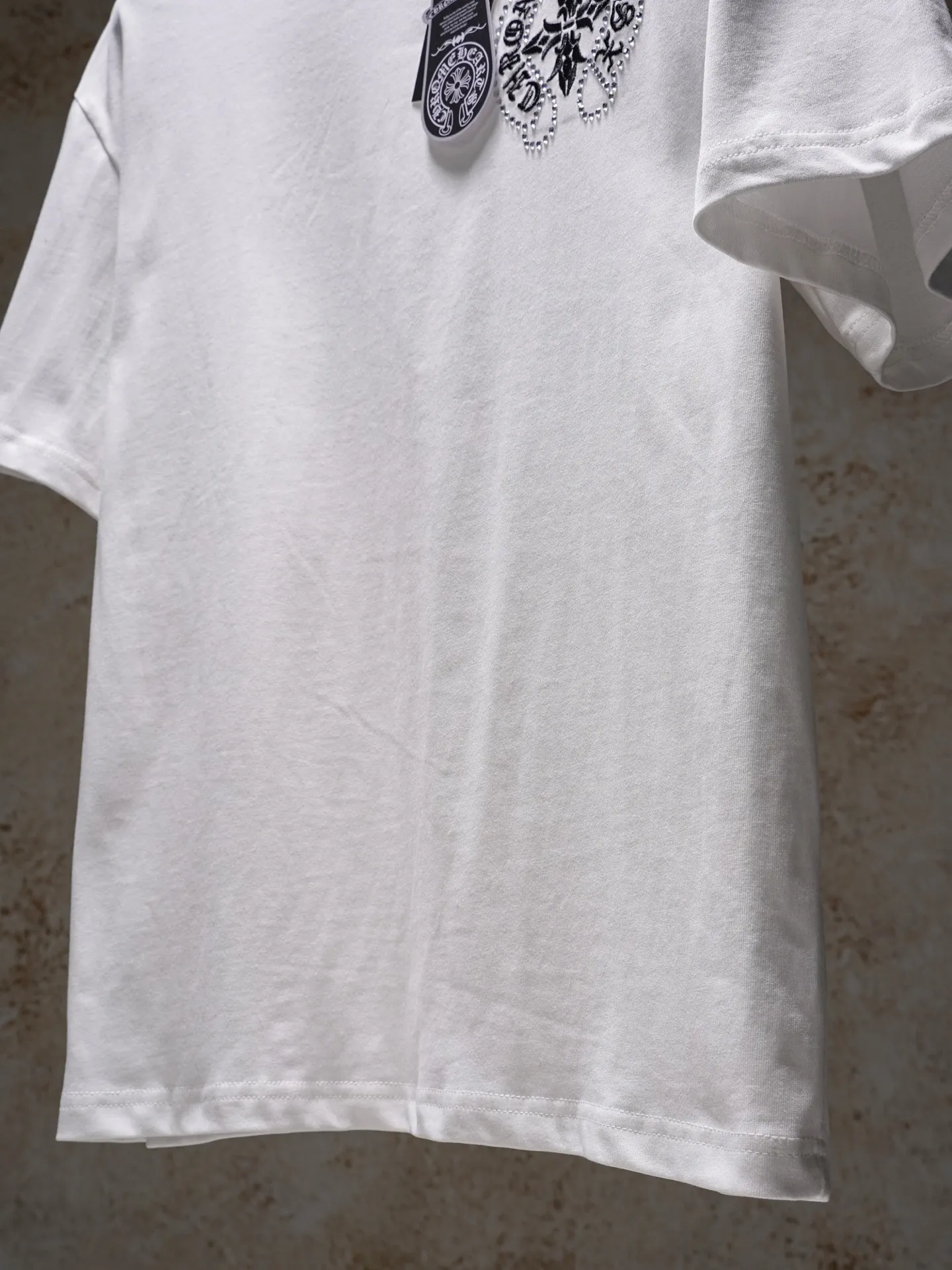 100 Chtome Hearta/ T g， ， 。 Same Style , 。 ， Series， 。 ! ， ， 。 ， ， ， ， ！ ， ，Breathable ， ， ， ， ！ ：Black、White Size：S-XL